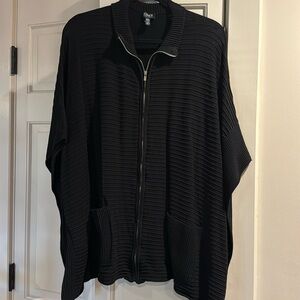 Jones of New York black zippered poncho S/M